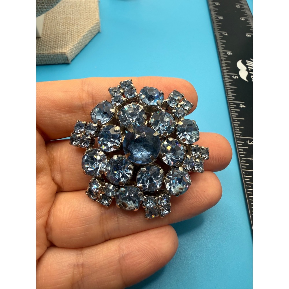 Vintage Juliana DE Blue Rhinestone Brooch Silver Tone Tiered Cluster Pin 2 Inch
